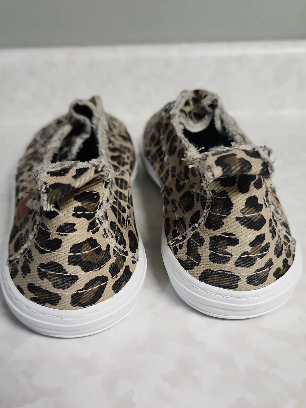 Blowfish Leopard Print Slip-On Shoes womens 9.5 number 1144